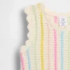 Conjunto de camiseta sin mangas y shorts a rayas de ganchillo para bebé