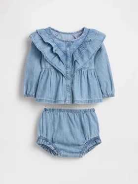 Conjunto de denim con volantes para bebé