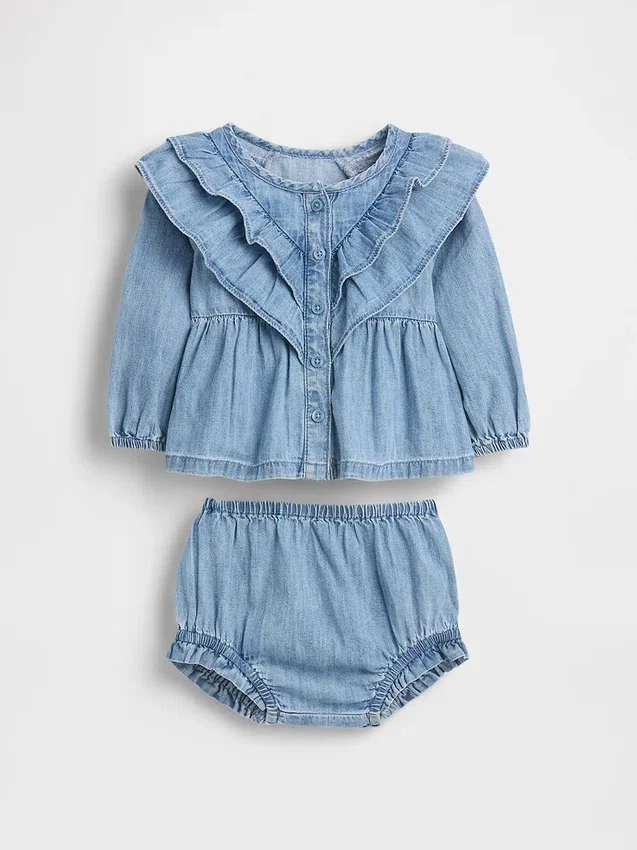 Conjunto de denim con volantes para bebé