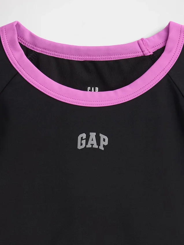 Conjunto de dos piezas de traje de baño con camiseta protectora para niños