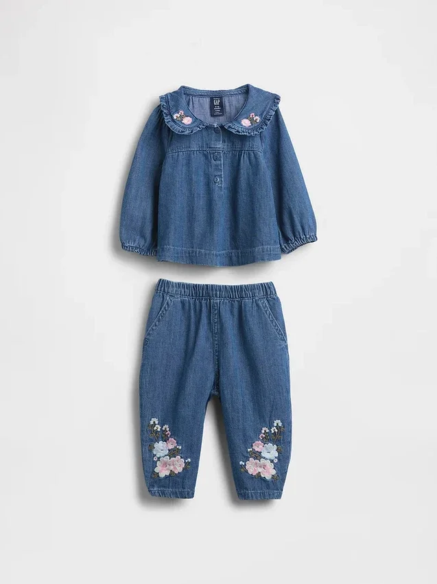 Conjunto de mezclilla con estampado floral para bebé