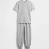 Conjunto de pijama con pantalones tipo jogger reciclados para niños