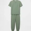 Conjunto de pijama con pantalones tipo jogger reciclados para niños