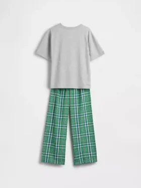 Conjunto de pijama reciclado para niños