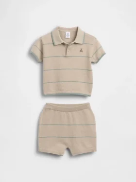 Conjunto de polo y shorts a rayas para bebé