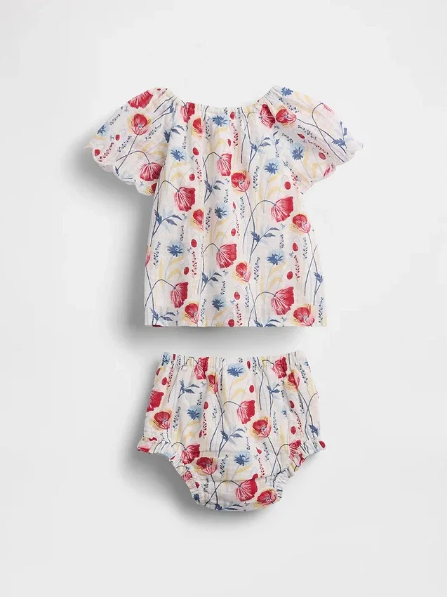 Conjunto floral para bebé