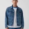Consigue la chaqueta de mezclilla azul «Relaxed Icon»
