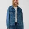 Consigue la chaqueta de mezclilla azul «Relaxed Icon»