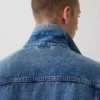 Consigue la chaqueta de mezclilla azul «Relaxed Icon»