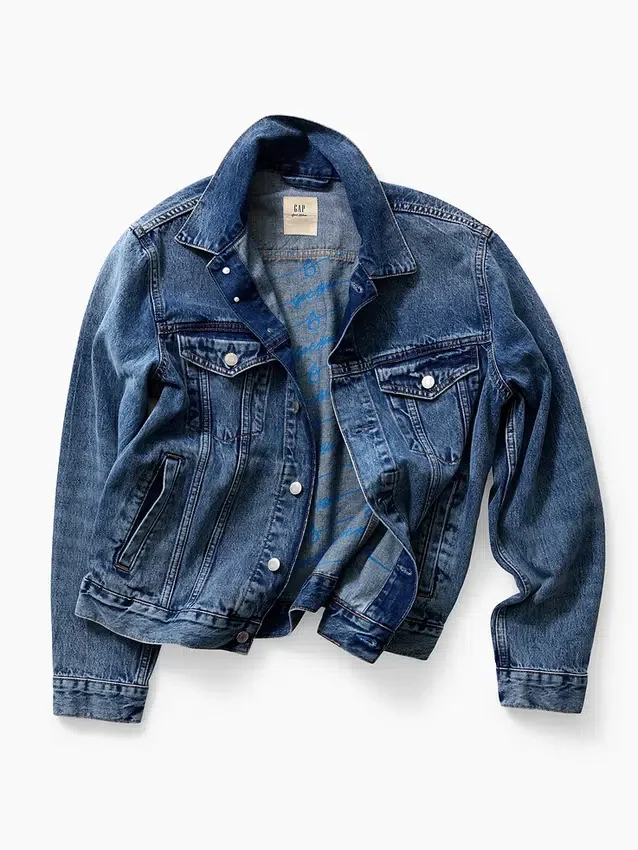 Consigue la chaqueta de mezclilla azul «Relaxed Icon»
