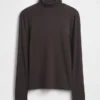 Cuello alto moderno