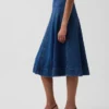 Falda midi de mezclilla con corte de tulipán
