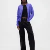GAP × Disney: «La pesadilla antes de Navidad» de Tim Burton, cárdigan CashSoft con calaveras