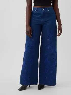 GAP × Hfr: vaqueros extra holgados de talle bajo con estampado floral de Atelier Ndigo
