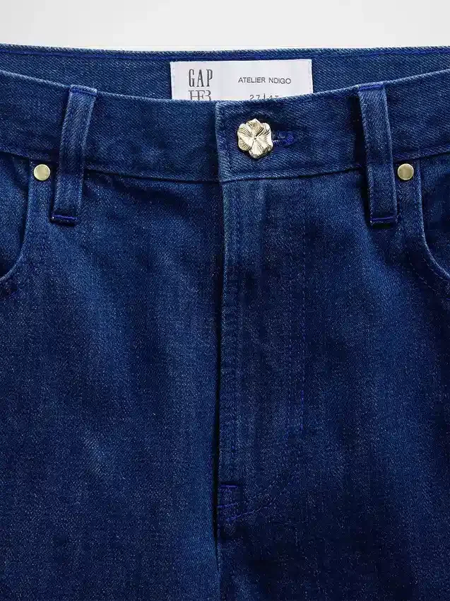 GAP × Hfr: vaqueros extra holgados de talle bajo con estampado floral de Atelier Ndigo