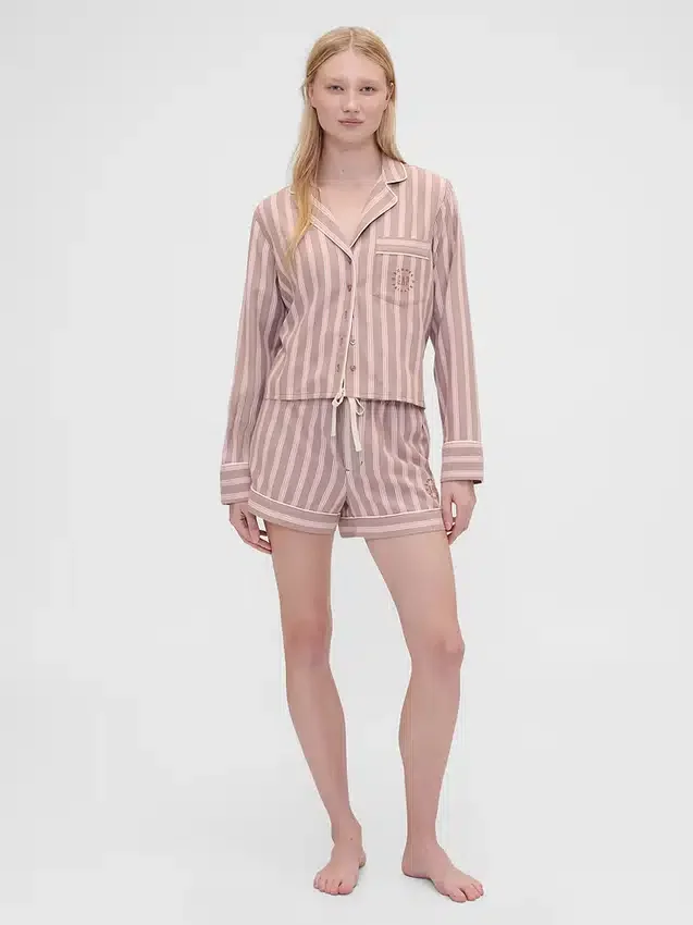 Gap × Summer Fridays: Pantalones cortos de pijama de franela a rayas