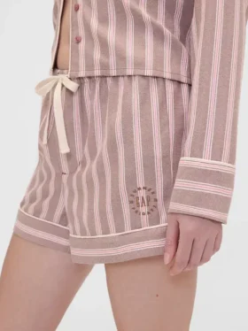 Gap × Summer Fridays: Pantalones cortos de pijama de franela a rayas