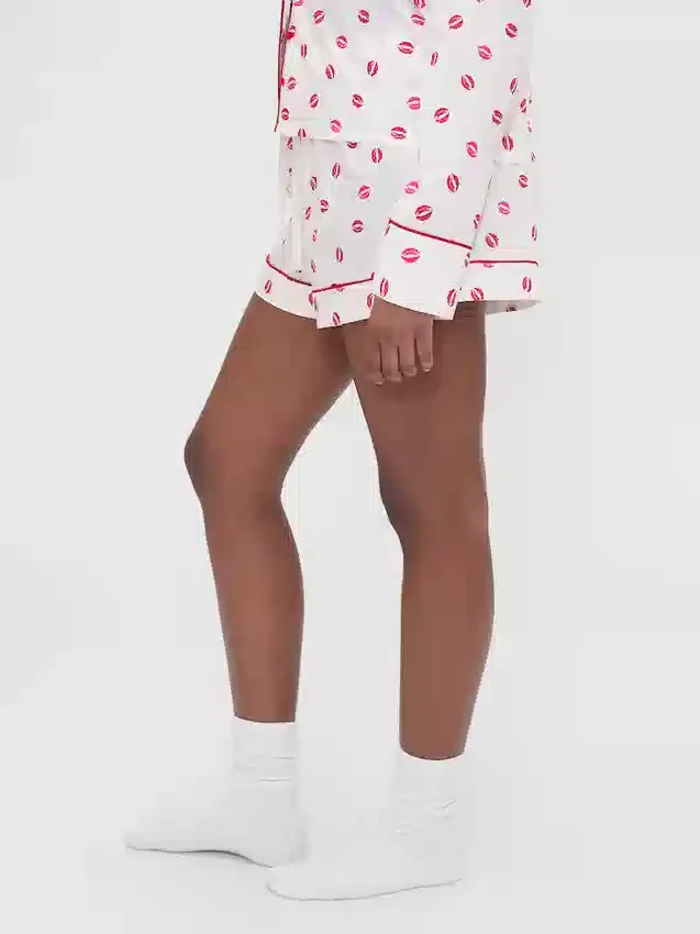 GAP × Summer Fridays: Pantalones cortos de pijama de popelín con estampado «Kiss»