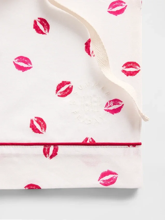 GAP × Summer Fridays: Pantalones cortos de pijama de popelín con estampado «Kiss»
