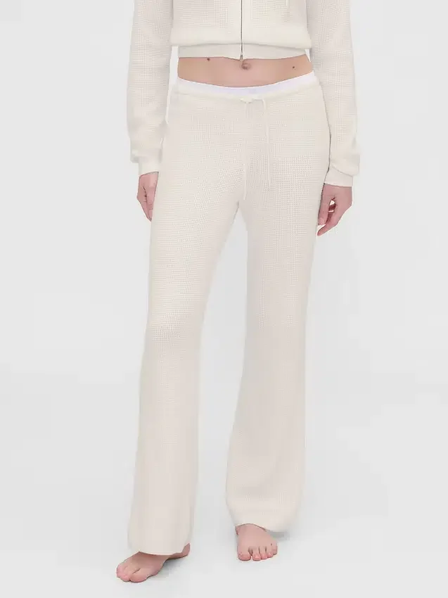 Gap × Summer Fridays: Pantalones de corte bootcut de tejido waffle CashSoft