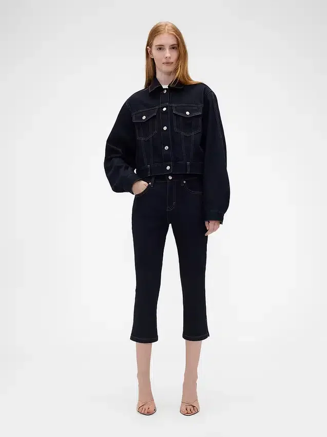 GAP × Victoria Beckham: vaqueros capri de talle bajo