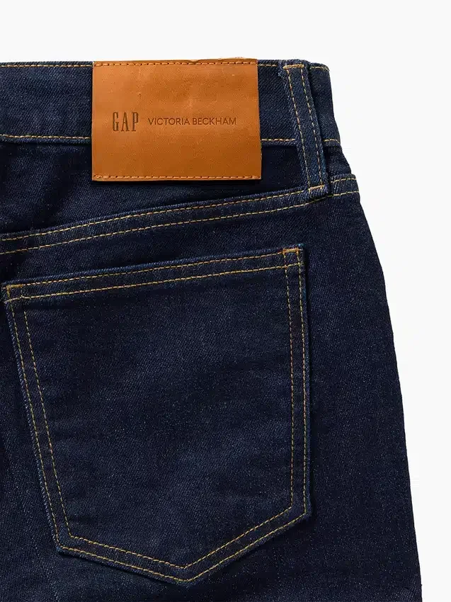 GAP × Victoria Beckham: vaqueros capri de talle bajo