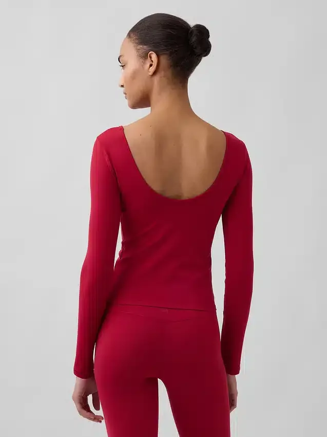 GapFit Smooth con cuello de barco en camisea