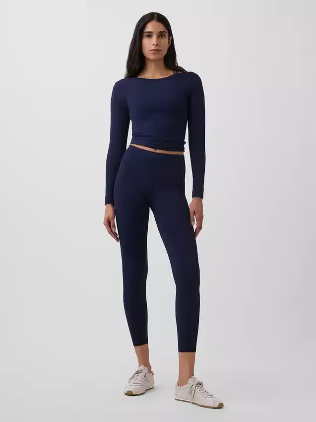 GapFit Smooth con cuello de barco en camisea