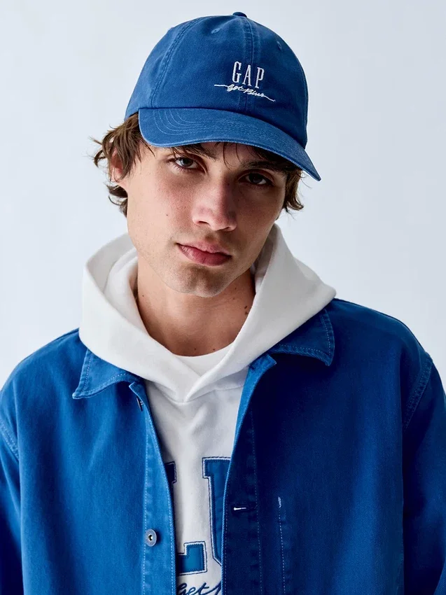Gorra de béisbol con logotipo azul