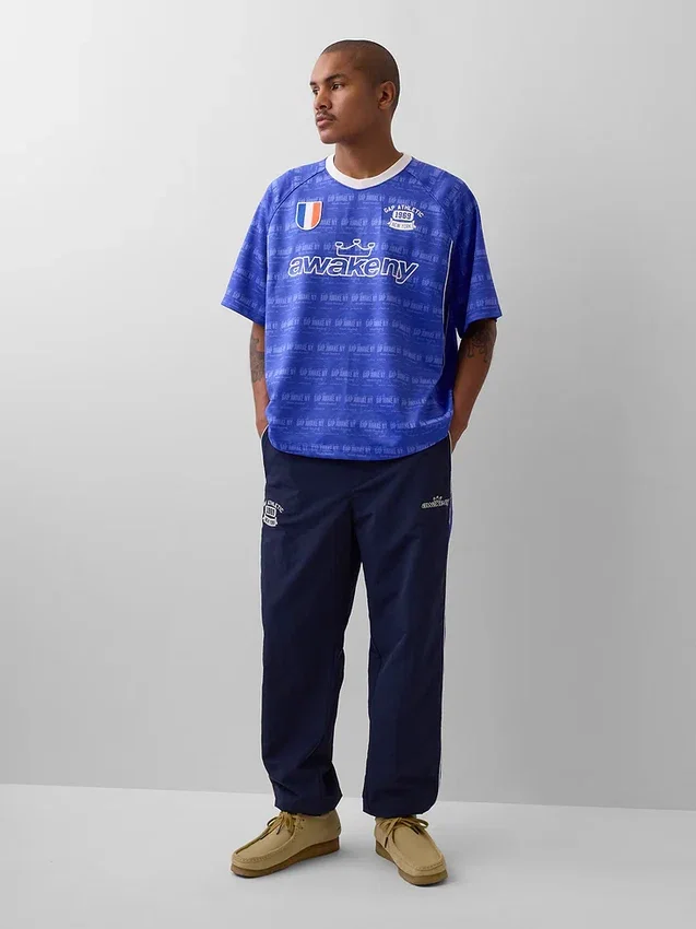 Jersey con logo extragrande de GAP × Awake Ny