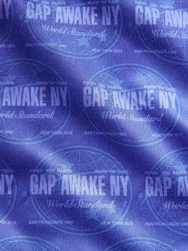Jersey con logo extragrande de GAP × Awake Ny