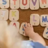 Juego de aprendizaje del alfabeto con señas