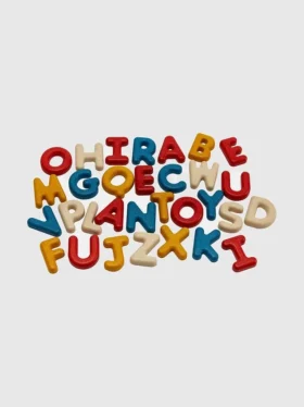 Juego de habilidades lingüísticas con el alfabeto en mayúsculas
