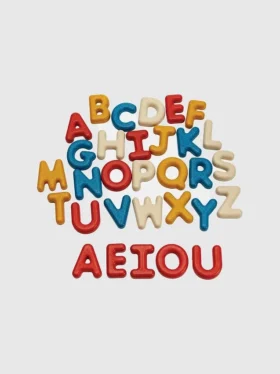 Juego de habilidades lingüísticas con el alfabeto en mayúsculas
