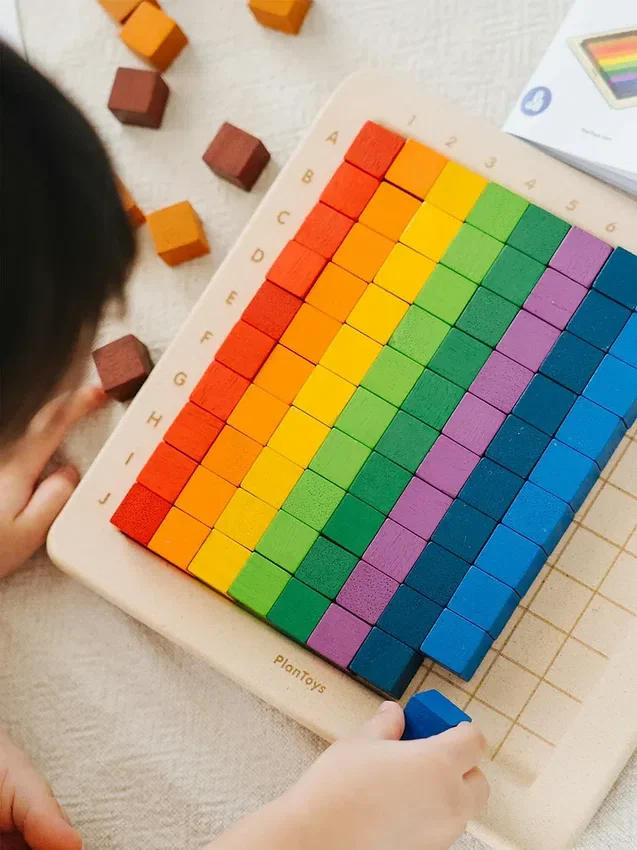 Juego de habilidades matemáticas con 100 cubos para contar