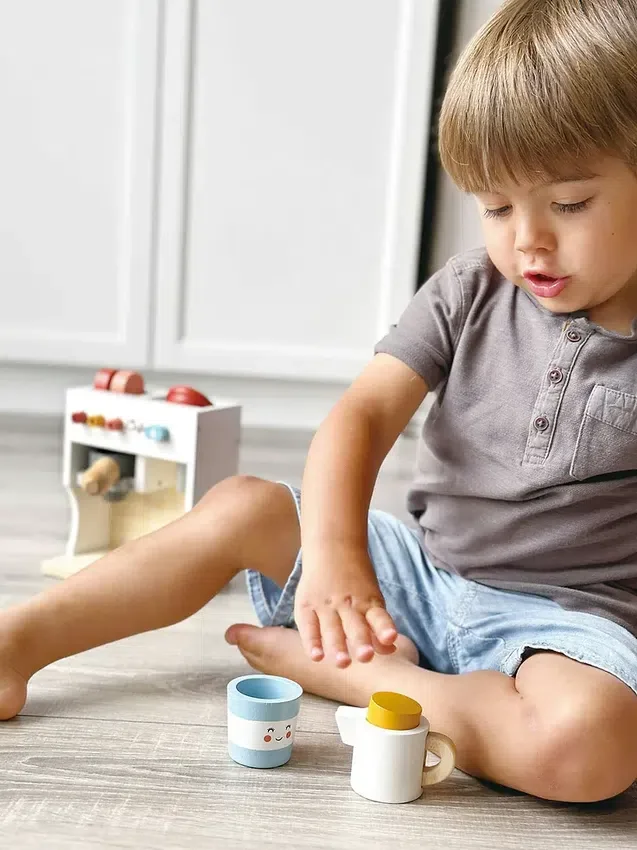 Juego de juguete «Pequeño barista» para niños pequeños