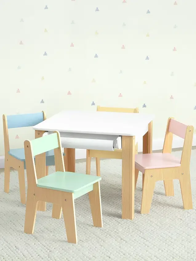 Juego de mesa y 4 sillas para niños pequeños