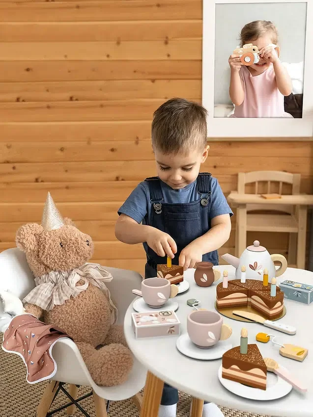 Juego de té de cumpleaños para niños pequeños