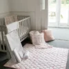 La alfombra de juego acolchada «Gilded Bird Spring Toile»