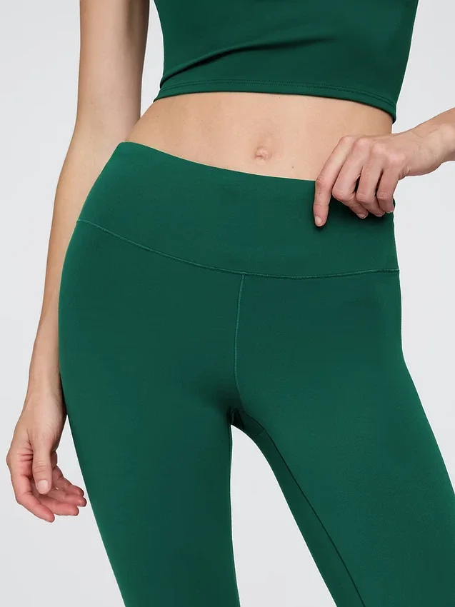 Leggings cortos de talle alto GapFit Smooth