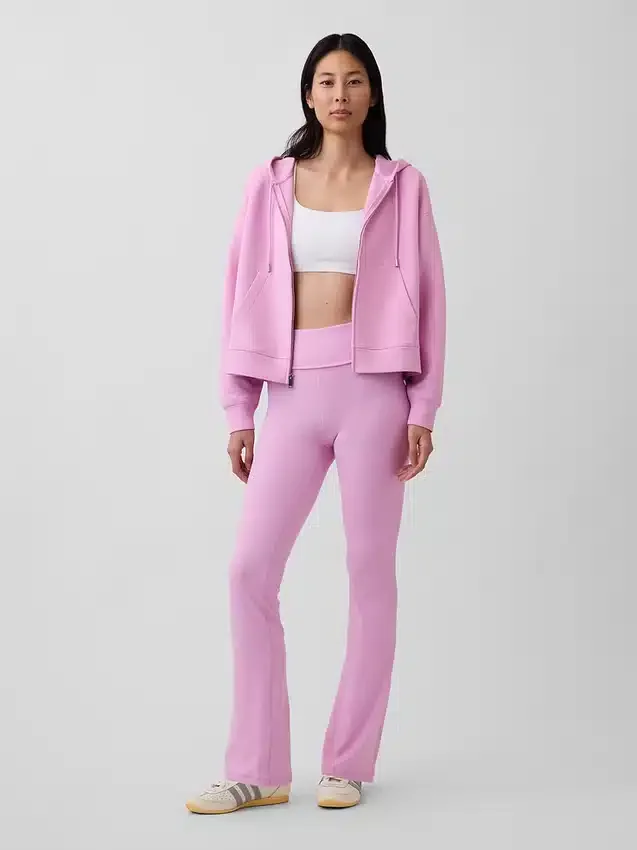 Leggings GapFit Smooth con cintura doblada y corte mini acampanado