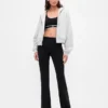 Leggings GapFit Smooth con cintura doblada y corte mini acampanado