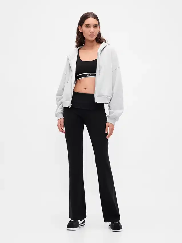 Leggings GapFit Smooth con cintura doblada y corte mini acampanado