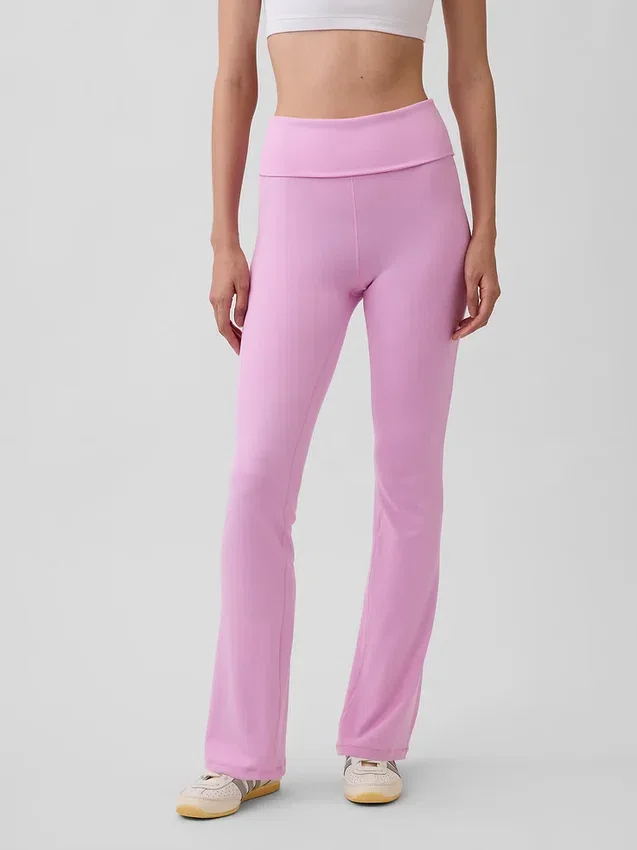 Leggings GapFit Smooth con cintura doblada y corte mini acampanado