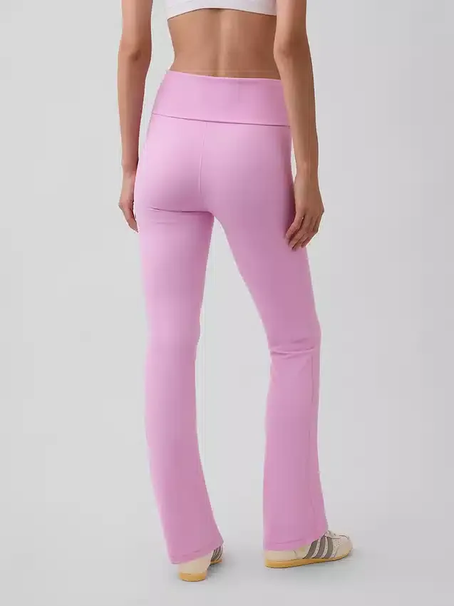 Leggings GapFit Smooth con cintura doblada y corte mini acampanado