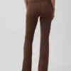 Leggings GapFit Smooth con cintura doblada y corte mini acampanado