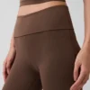 Leggings GapFit Smooth con cintura doblada y corte mini acampanado