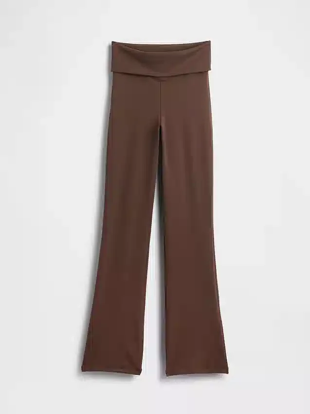 Leggings GapFit Smooth con cintura doblada y corte mini acampanado