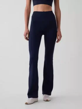 Leggings GapFit Smooth de talle alto y corte acampanado