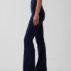 Leggings GapFit Smooth de talle alto y corte acampanado